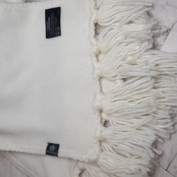 Hot Paws Snowflake Winter Scarf - Picture 4 of 7